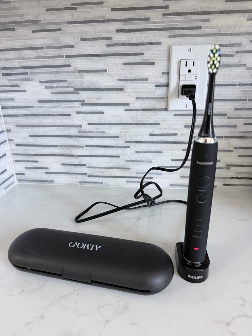 Philips Black Electric AquaSonic Toothbrush 4 modes Travel Case Charger